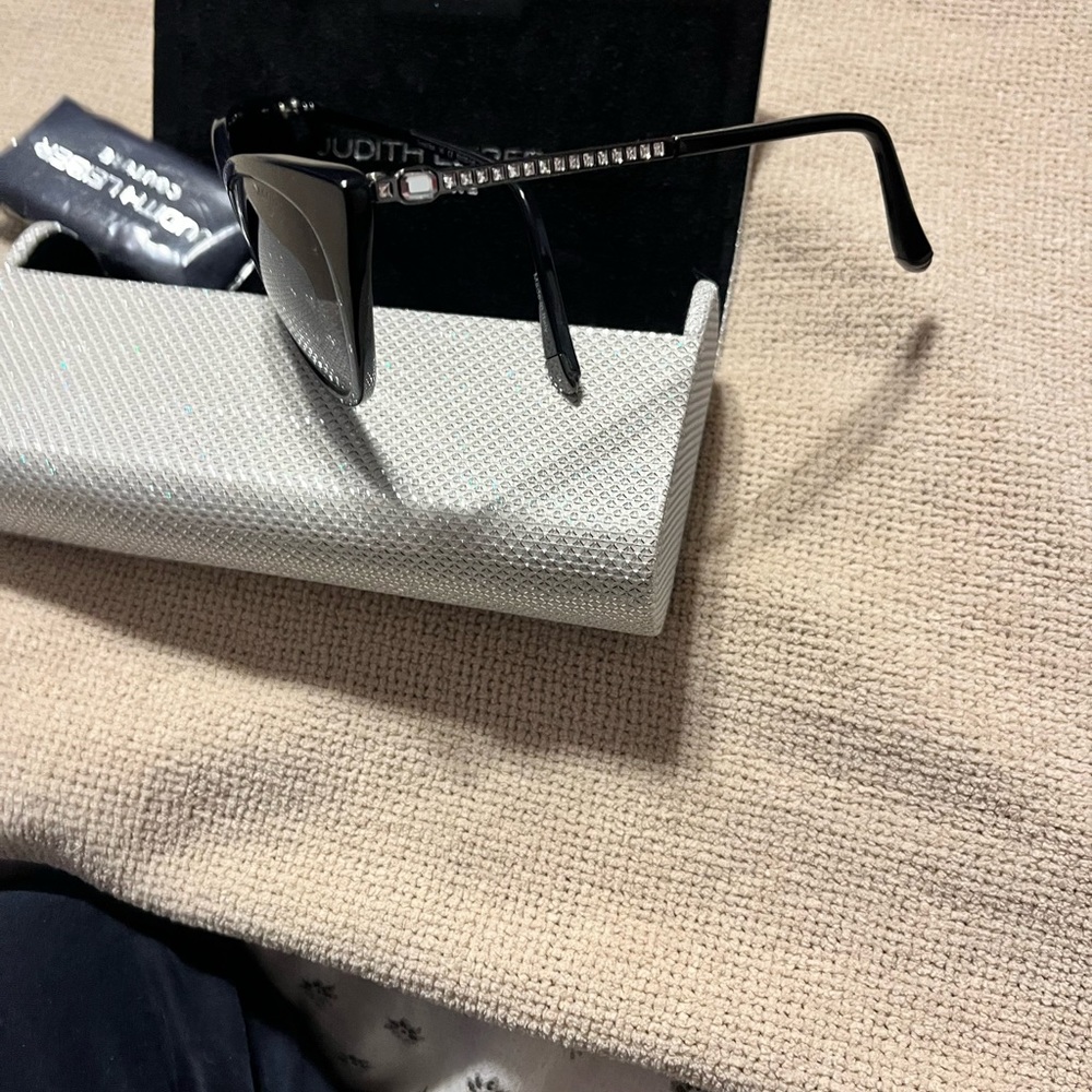 JUDITH LEIBER fashion sunglasses